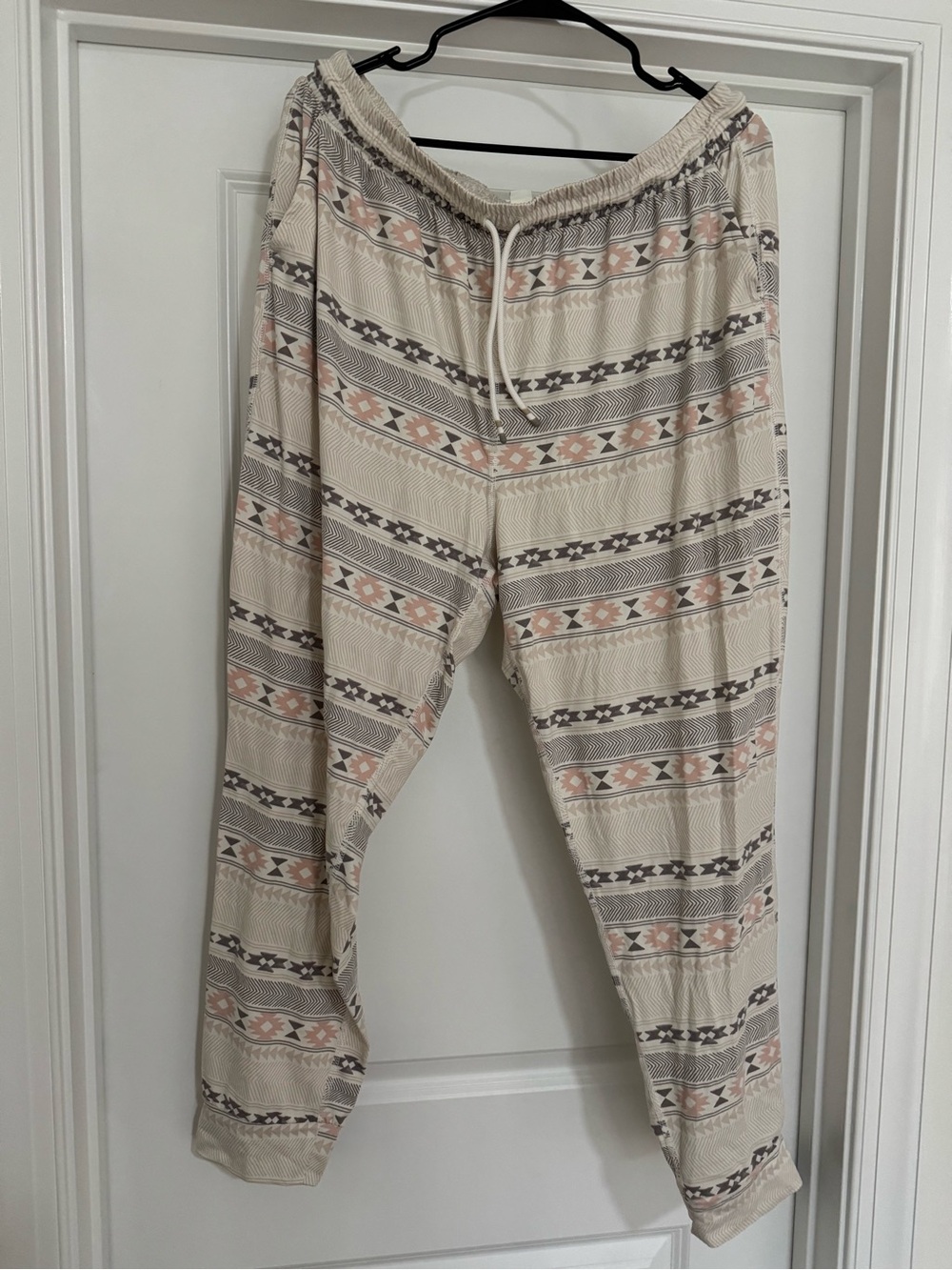 Eddie Bauer Sleep Lounge Pants in Cream with Soft Peach Accents